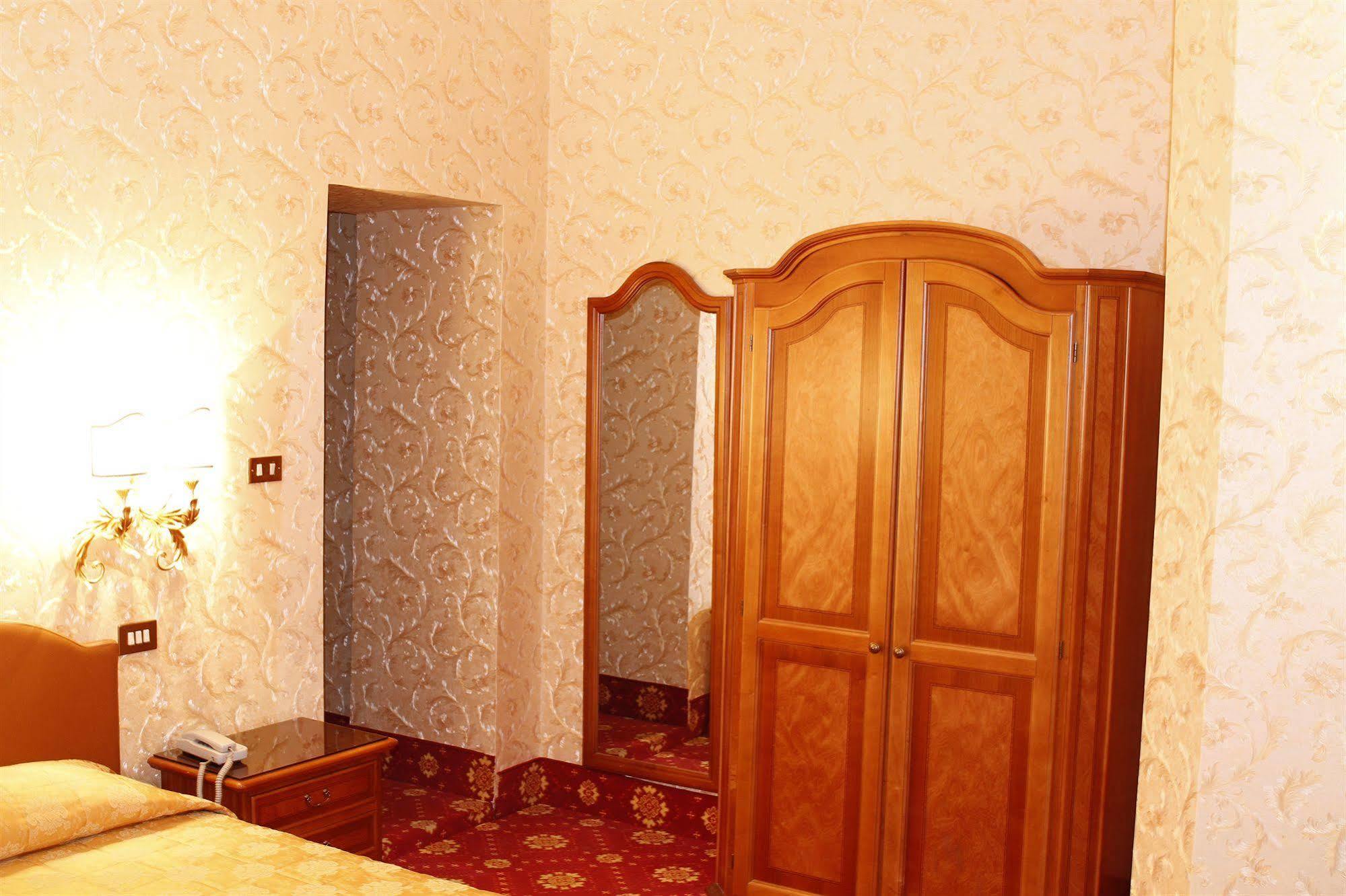 Hotel Pace Helvezia Rome Luaran gambar