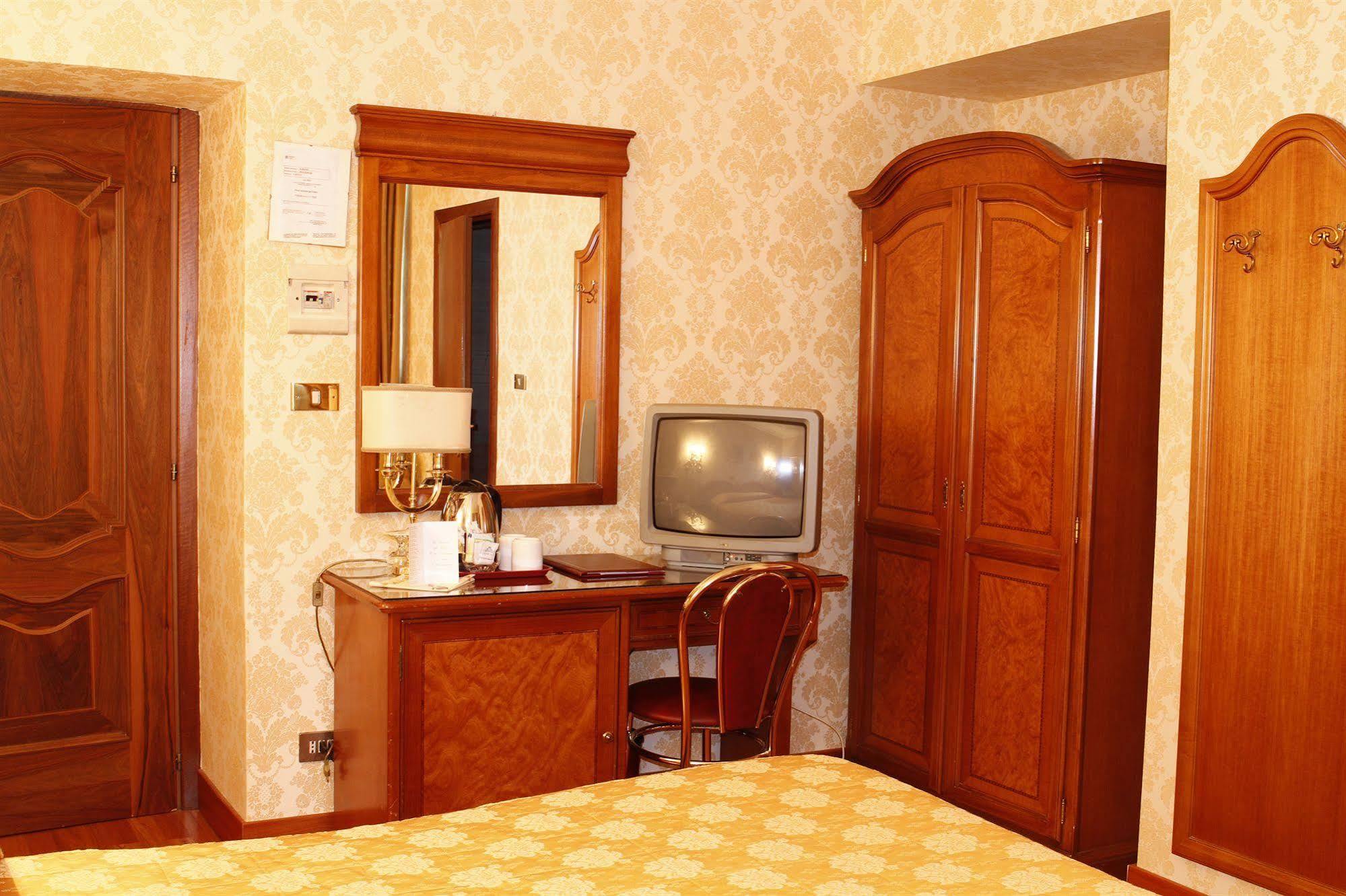 Hotel Pace Helvezia Rome Luaran gambar